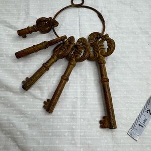 Rustic keys Wall Decor 5 Key Set rustic brass multi tone